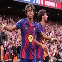 亚马尔闪耀巴萨，能否超越梅西？