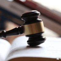 新员工咬掉老员工鼻子引发职场争议