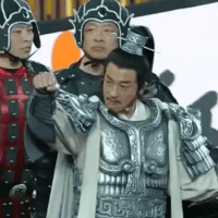 何润东回应亮相苏超不骑马