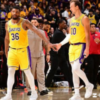 詹姆斯球队为何常成三巨头？