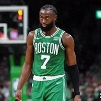 麦迪与布朗，谁的实力更胜一筹？