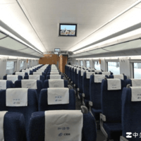 无座票站坐一等座被驱逐