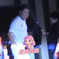 冯小刚百花奖后黑脸离场心情引猜测