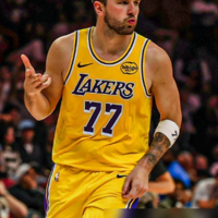 NBA历史前十球员探讨
