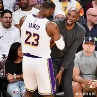 詹姆斯 vs 科比，谁对湖人贡献更大？