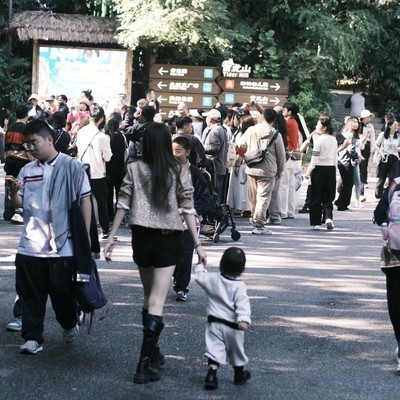 一家三口的幸福生活