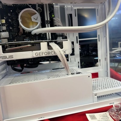 纯白无光海景房主机