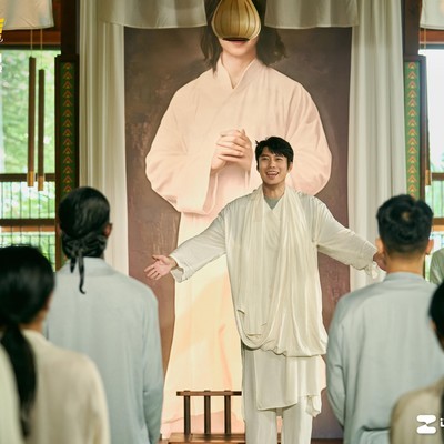 爆水管剧照曝光，喜剧犯罪新作