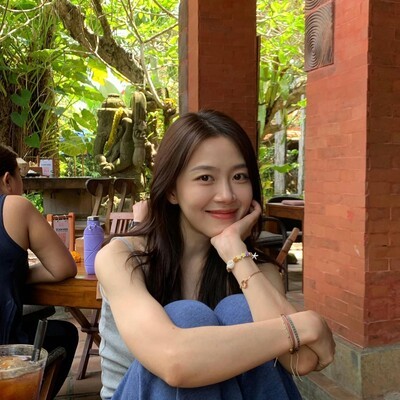 白色与蓝色，社会生活的色彩表达