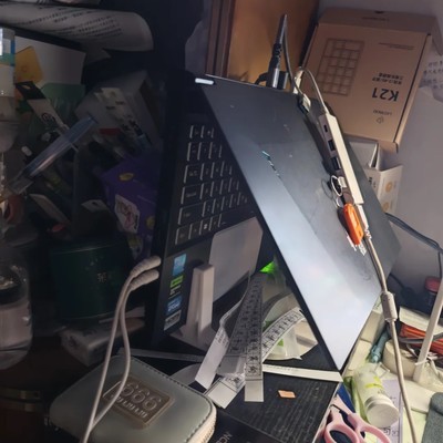 笔记本外接显示器半合盖使用