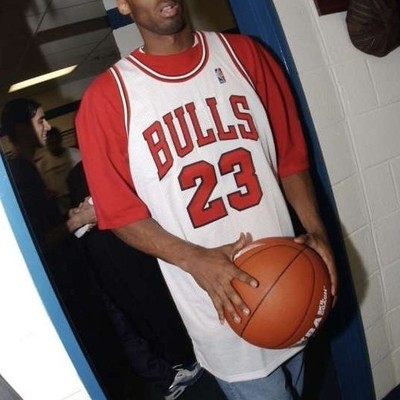 科比若加盟公牛能夺冠吗？