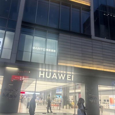 华为门店维修缺螺丝引争议