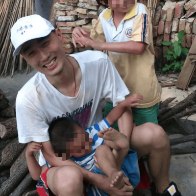 程序员抢救时被拉群引发的社会讨论