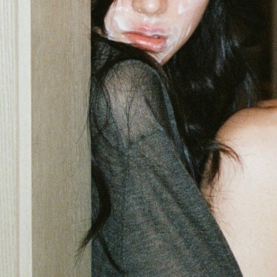 周雨彤照片引发社会热议