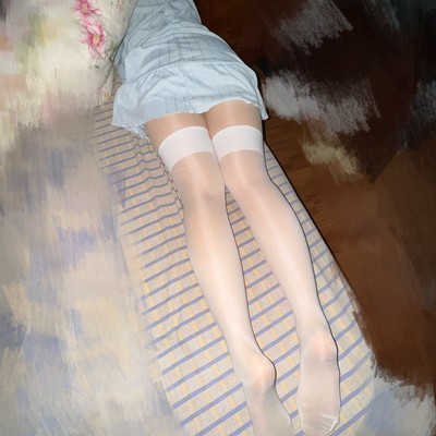 女友问，肉色、白色还是黑色？