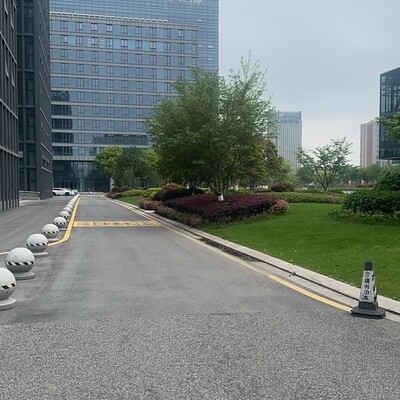 月薪4600双休包住，却越做越慌