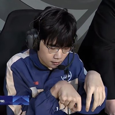 武汉ES第三局换人，余忆下，小楼上