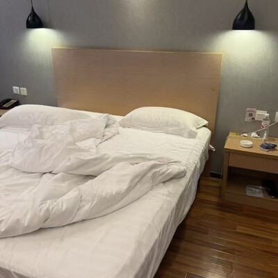 女友报备照，大家帮忙看看有问题吗？