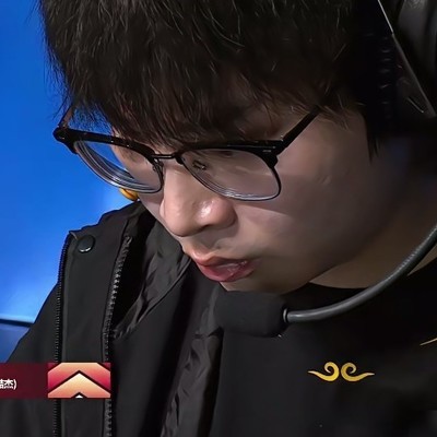 WB轮换阵容，樱花换下梓墨上场