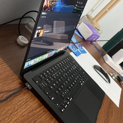 MacBook深空黑易磕碰问题
