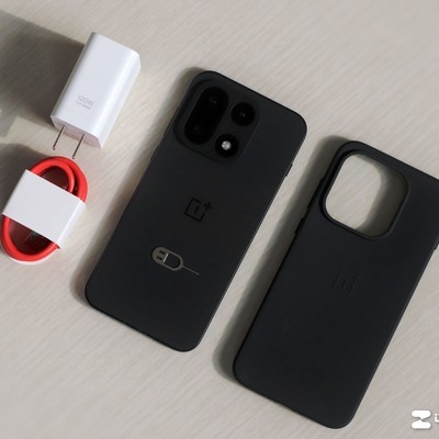 新机开箱，颜值手感如何？