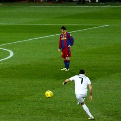 C罗经典任意球瞬间