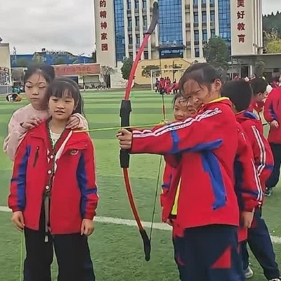 学生报告，校长成功获救