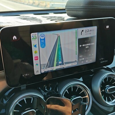 奔驰GLC CarPlay屏幕黑边问题