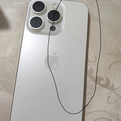 iPhone 15 Pro Max 半边发烫