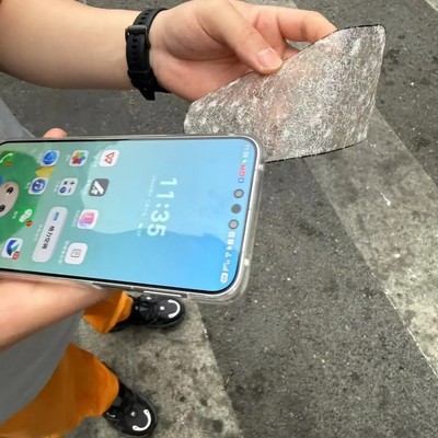 Mate 80 Pro Max昆仑玻璃抗压测试