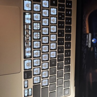 键盘支架键帽拆卸技巧