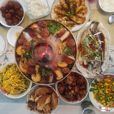 东北大铜锅的社交魅力