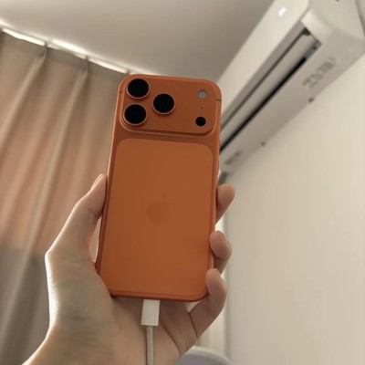 手机充电过热需空调降温