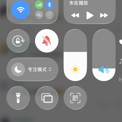 realme UI 7.0光影玻璃设计有何亮点？
