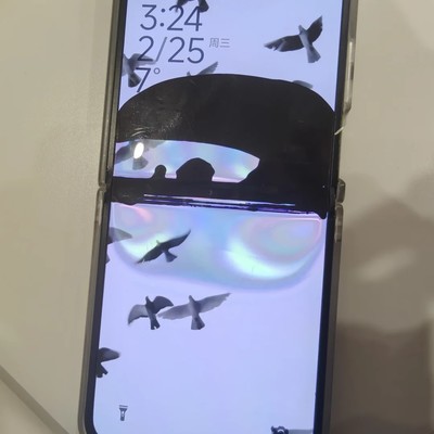 小折叠手机摔坏维修贵