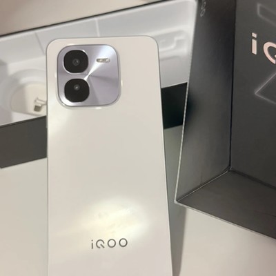 为奶奶选购iQOO Z9x