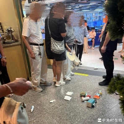 上海老人自助餐店倒空背包自证