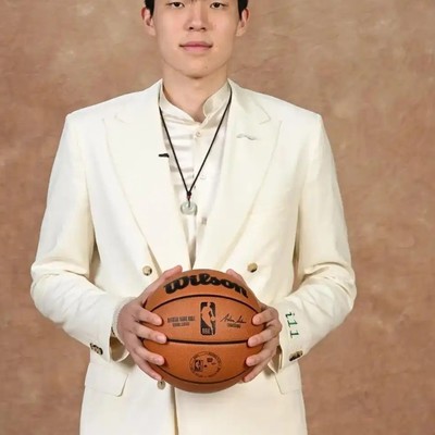 杨瀚森何时首获常规赛双十？