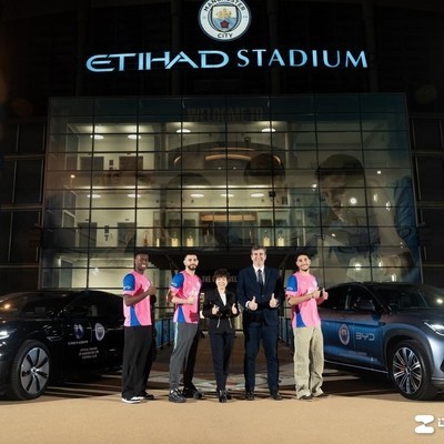 比亚迪携手曼联，共筑足球梦想