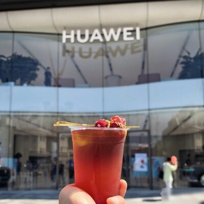 立秋探店华为旗舰店