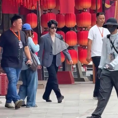杨洋如何吸引高挑女神？