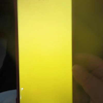 华为Mate70 Pro屏幕自发故障