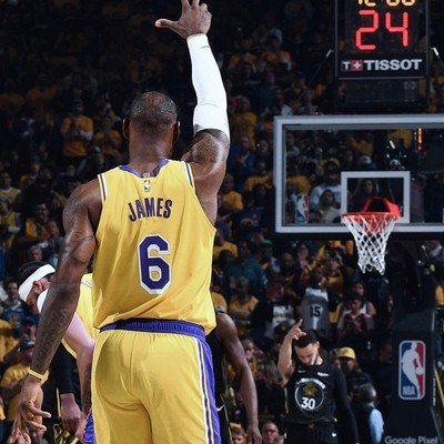 詹姆斯或效仿邓肯悄然退役