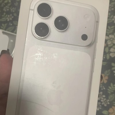 百亿补贴苹果17Pro盒脏