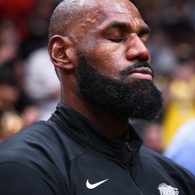 勒布朗·詹姆斯，纪录之神的黄昏抉择