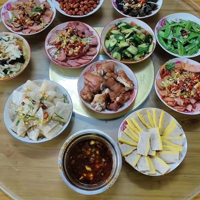 这桌菜，你能喝几瓶？