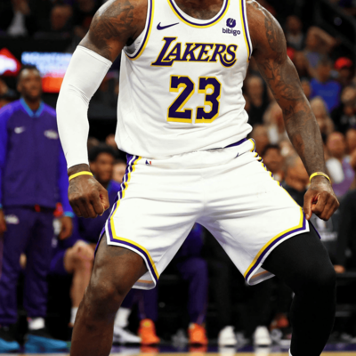 超巨甘当绿叶辅佐新人