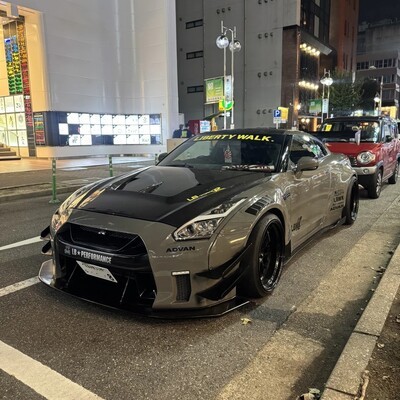 LBWK战神R35宽体改装
