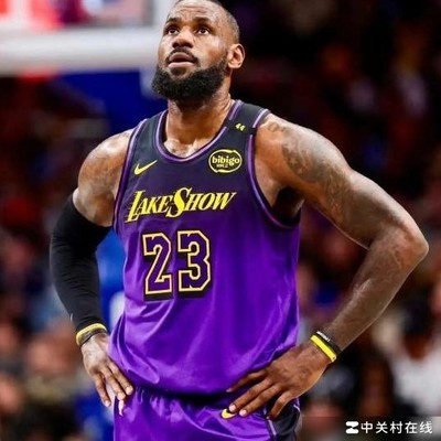 科比单挑魔术三英？