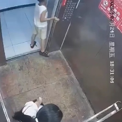 电梯挡门背后的隐患